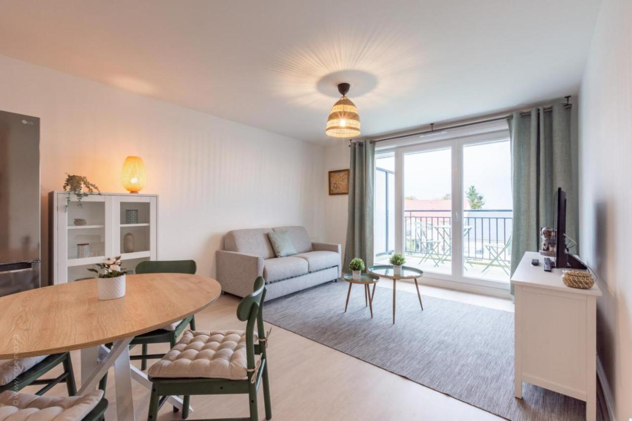 Le Panorama By Plaza Apartment Chalifert Exterior photo